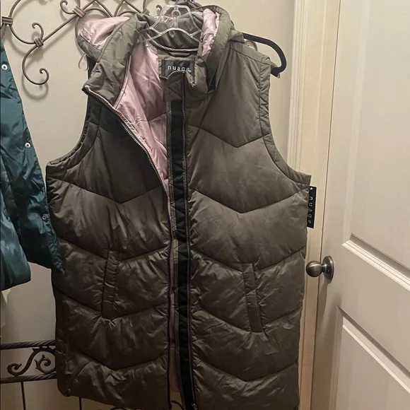 NUAGE Puffer Vest with Hood- NWT — XL - Picture 1 of 5